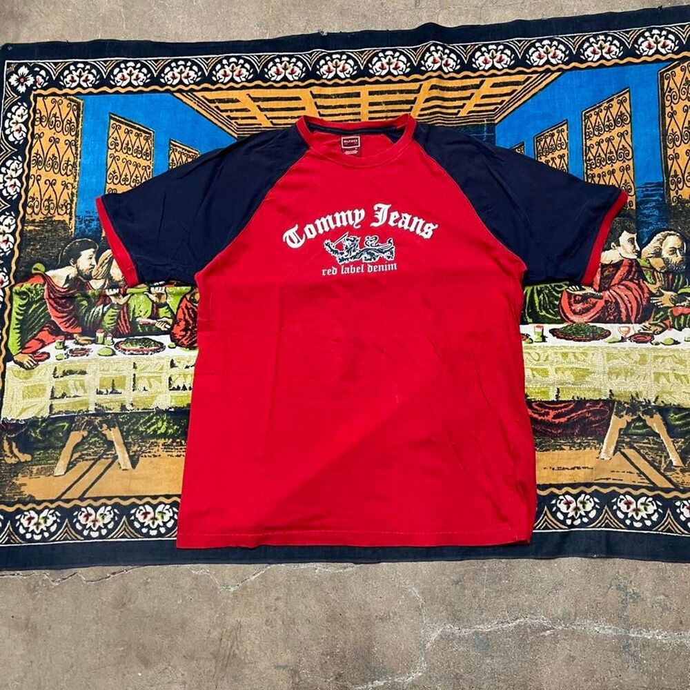 Tommy Hilfiger red label raglan tshirt Size medium red navy blue dragon y2k punk